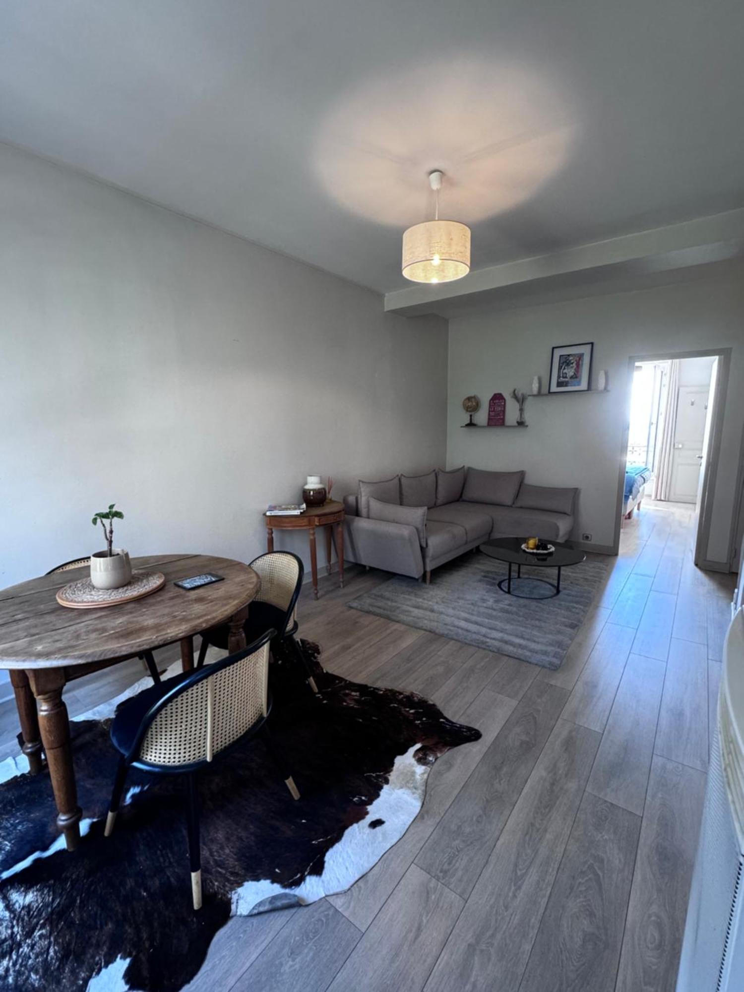 Spacieux Appartement A 50M Du Sacre Coeur - Magnifique Vue ปารีส ภายนอก รูปภาพ